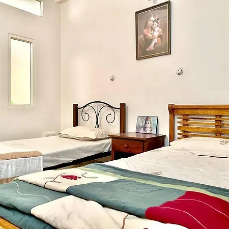 Shanthi Home Stay Puttaparthi Exterior photo