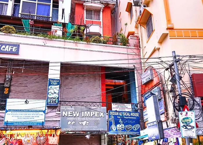 Shanthi Home Stay